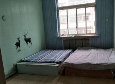 华丽小区 5室 1厅 1卫