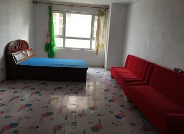尚盈丽景挨着大门口13楼95平2室一厅600一个月
