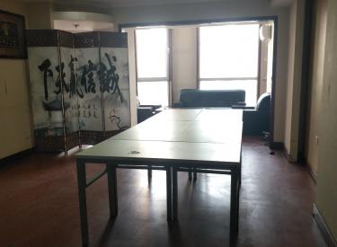 腾龙国际公寓 3室 2厅 1卫 105㎡ 押一付三