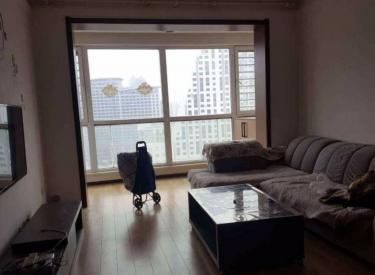 名流嘉园 装修很新 家具齐全