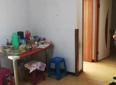物业小区,地铁方便。离大东三,107中学,一中近