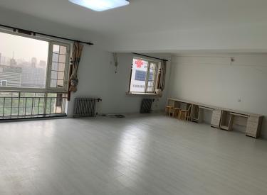 北市家园 3室 2厅 2卫 163㎡ 半年付