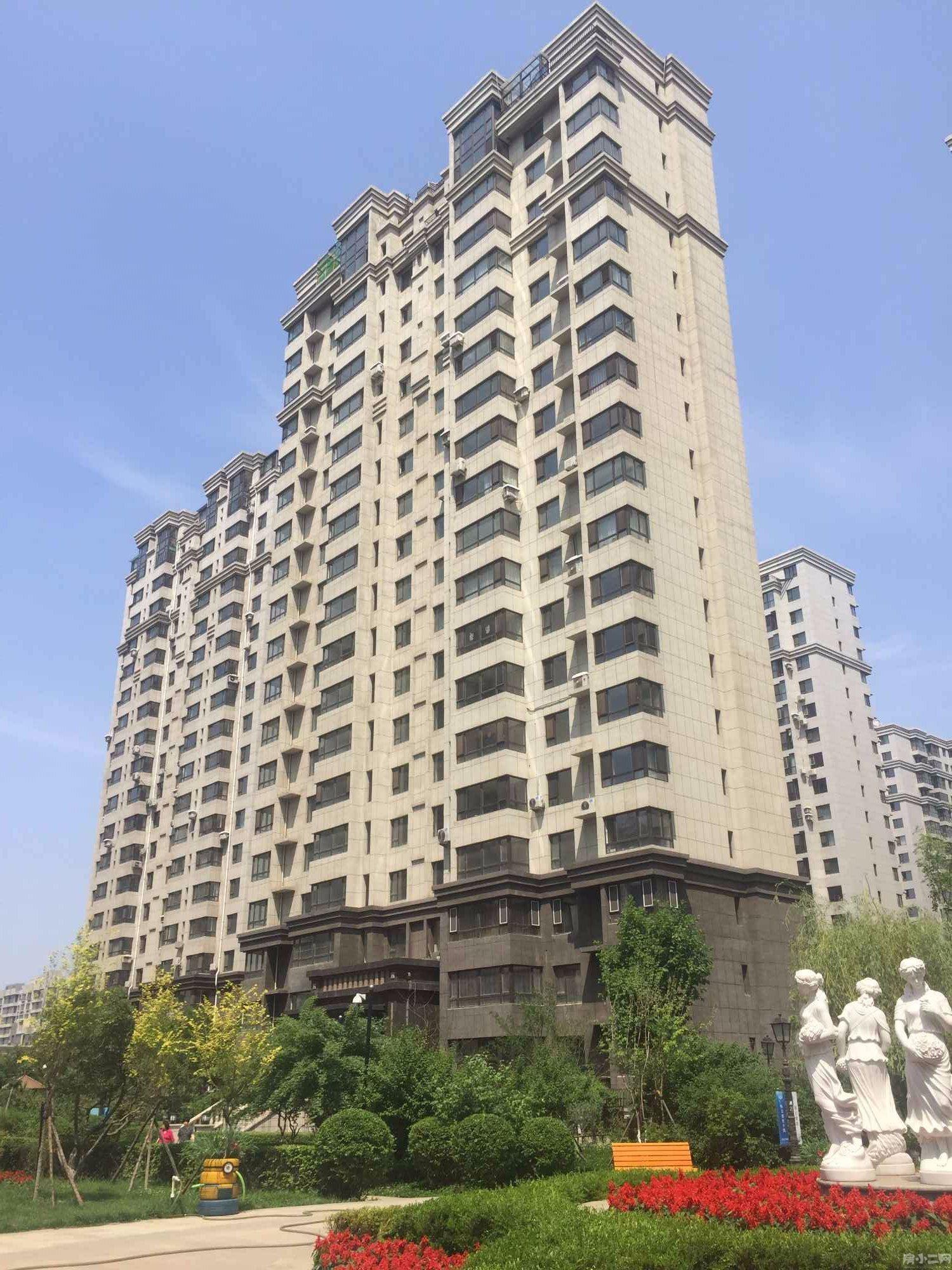 依云首府 出门地铁商场超市 公交n条 就这一套带定金看