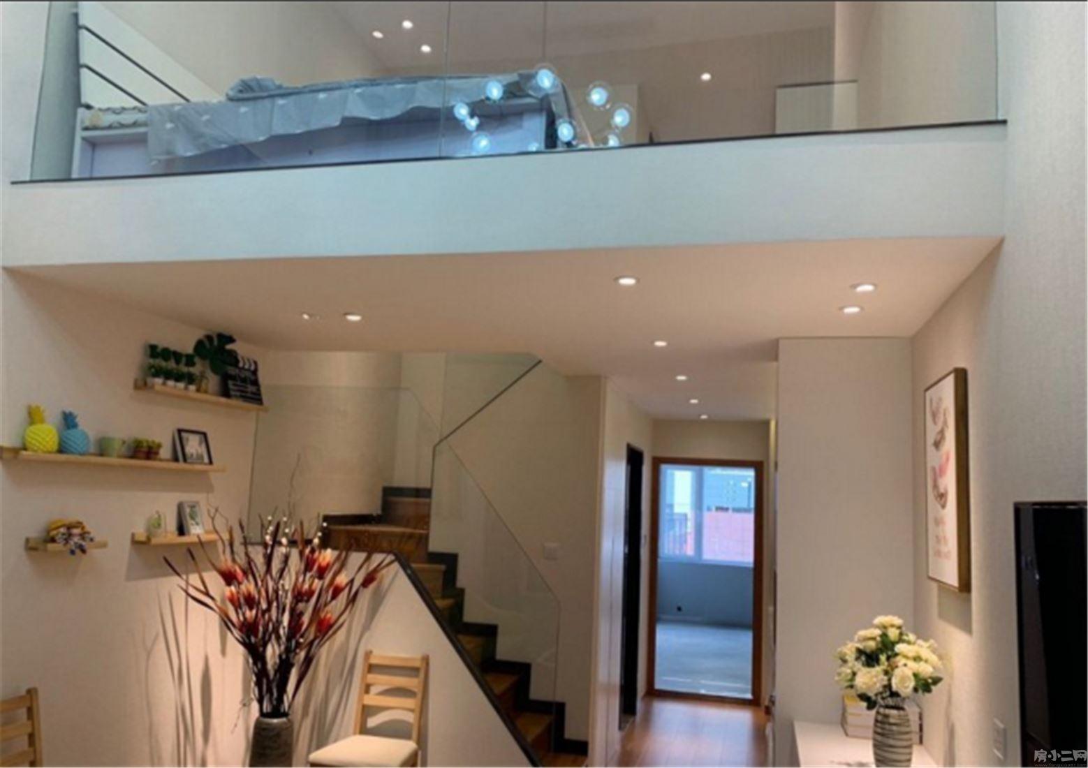 国瑞城新房 不限购网红loft复式!共两层!实得面积100多