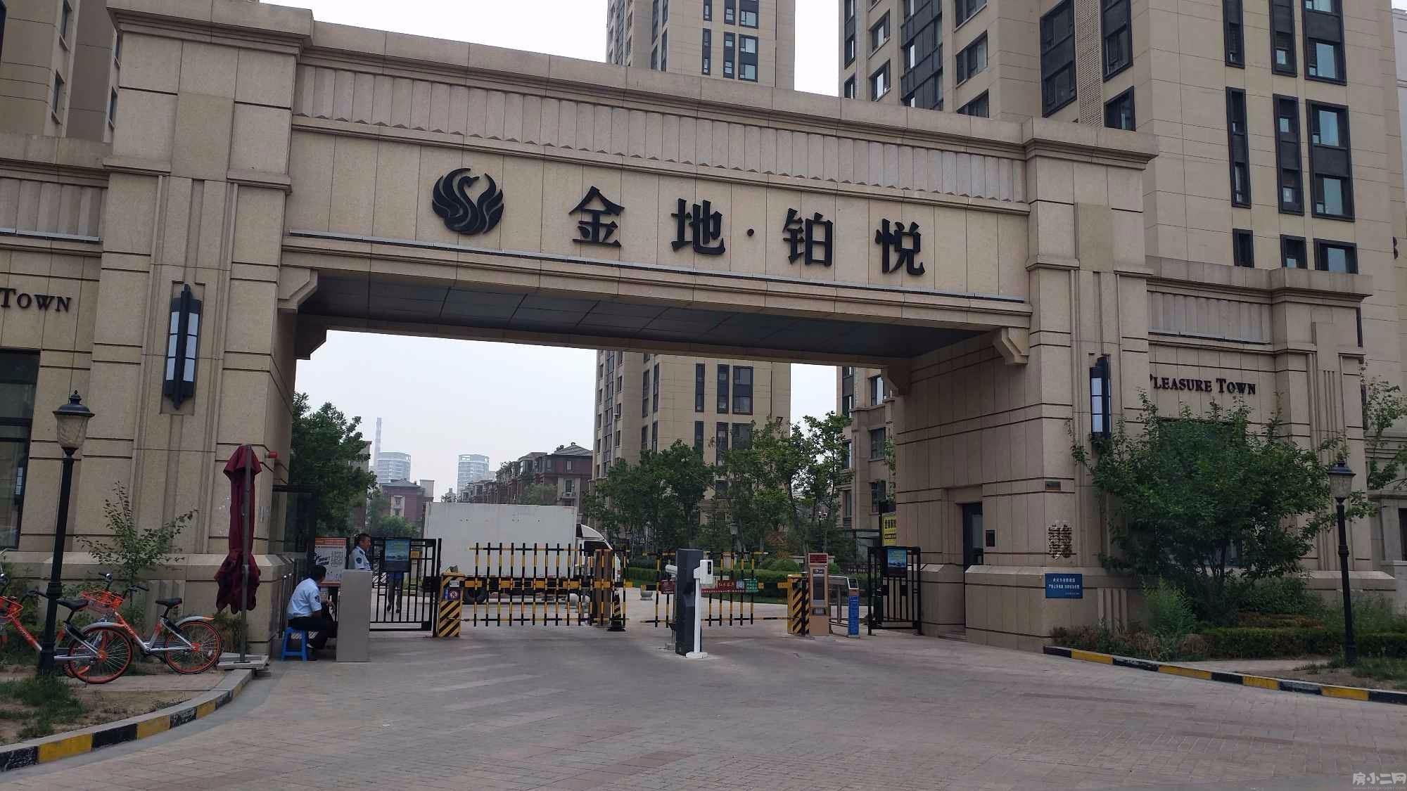 急售金地铂悦 豪华装修3室家具家电全送 装修完事基本没住