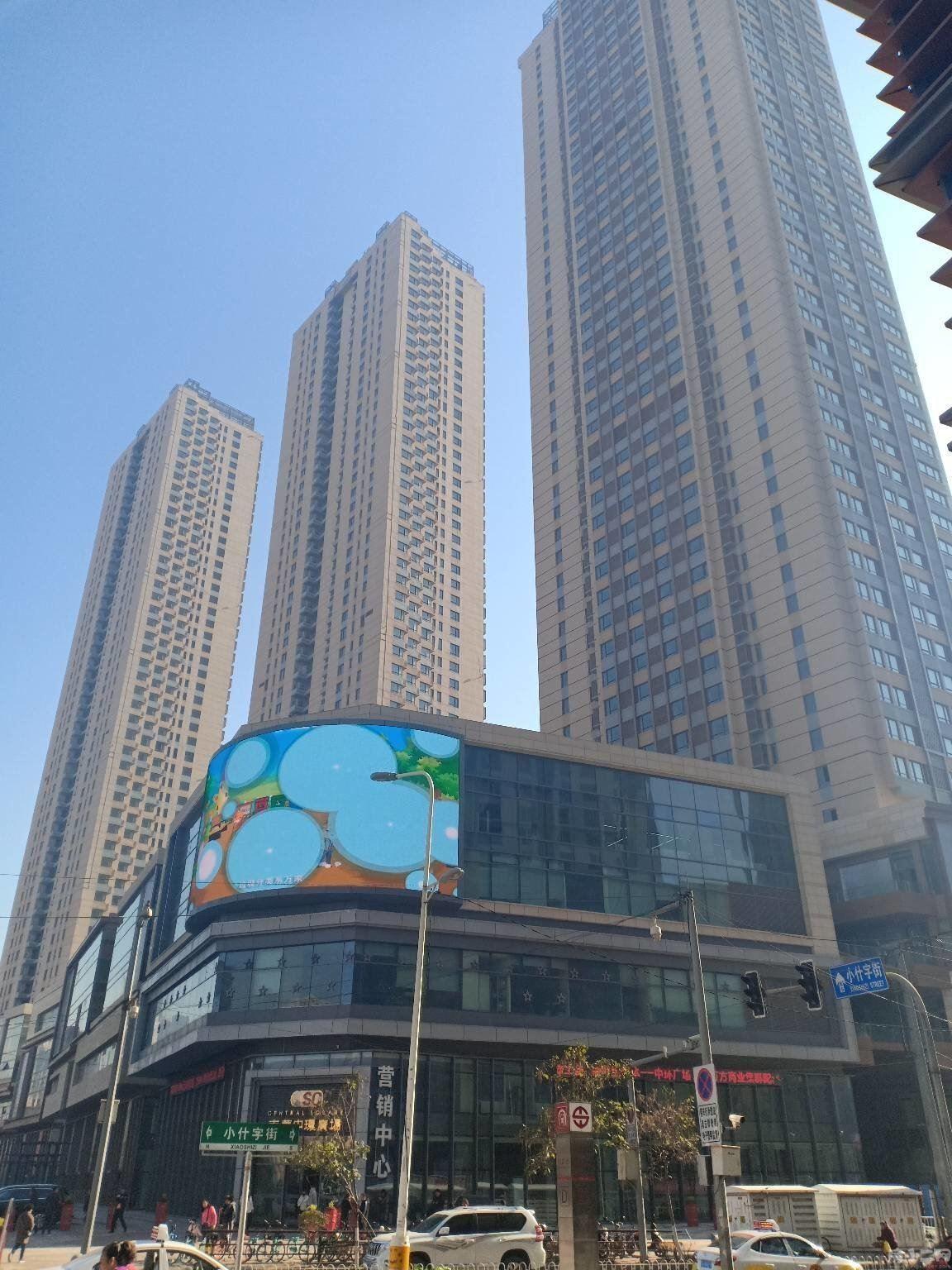 中街内南华中环广场楼下就是地铁口大悦城等繁华商圈