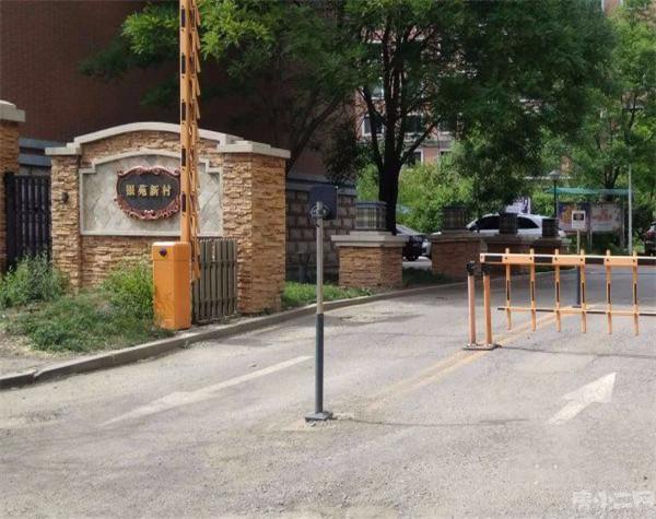 银苑新村 4室2厅2卫 简装