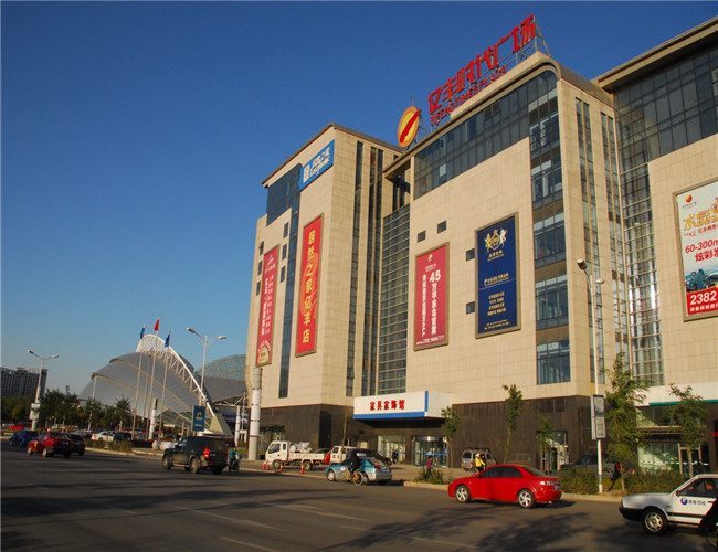 附近配套较完善,商业配套有万达广场,亿丰时代广场和超大型mall