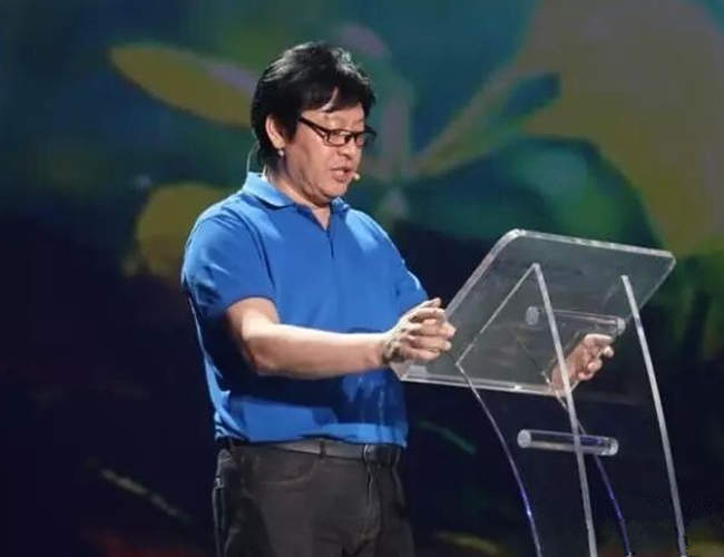 下面有请华发股份副总裁,珠海华发新科技投资控股公司董事长张驰